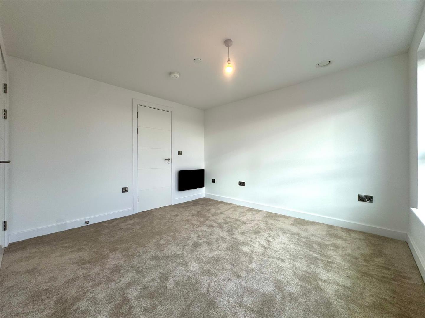 Main bedroom pic 2.jpeg