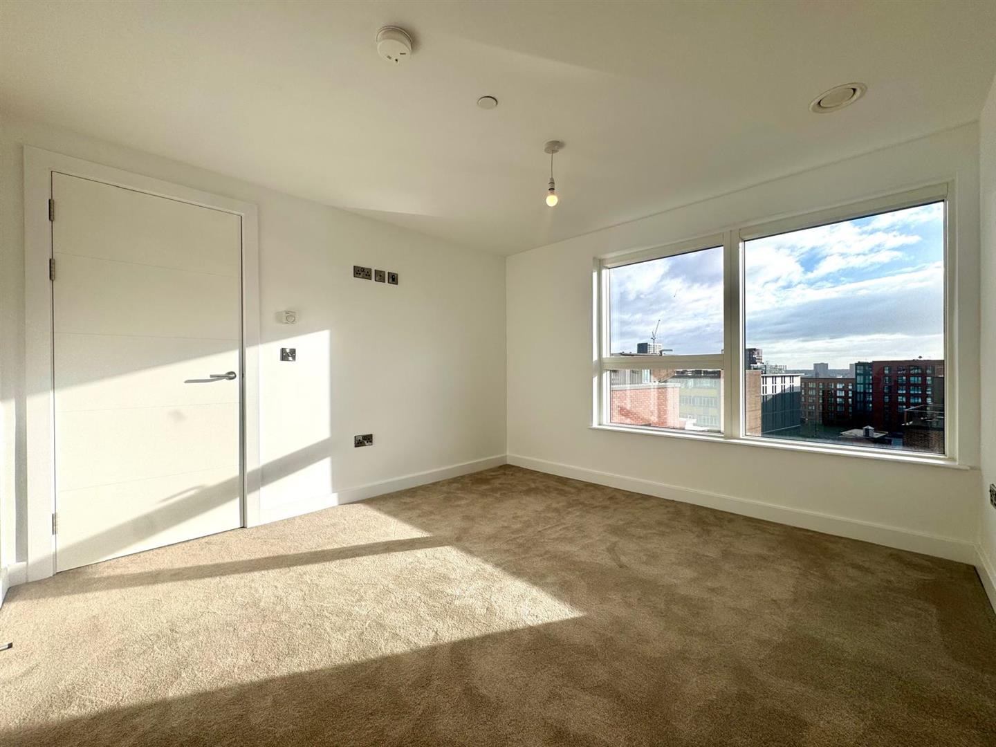 Main bedroom pic 3.jpeg