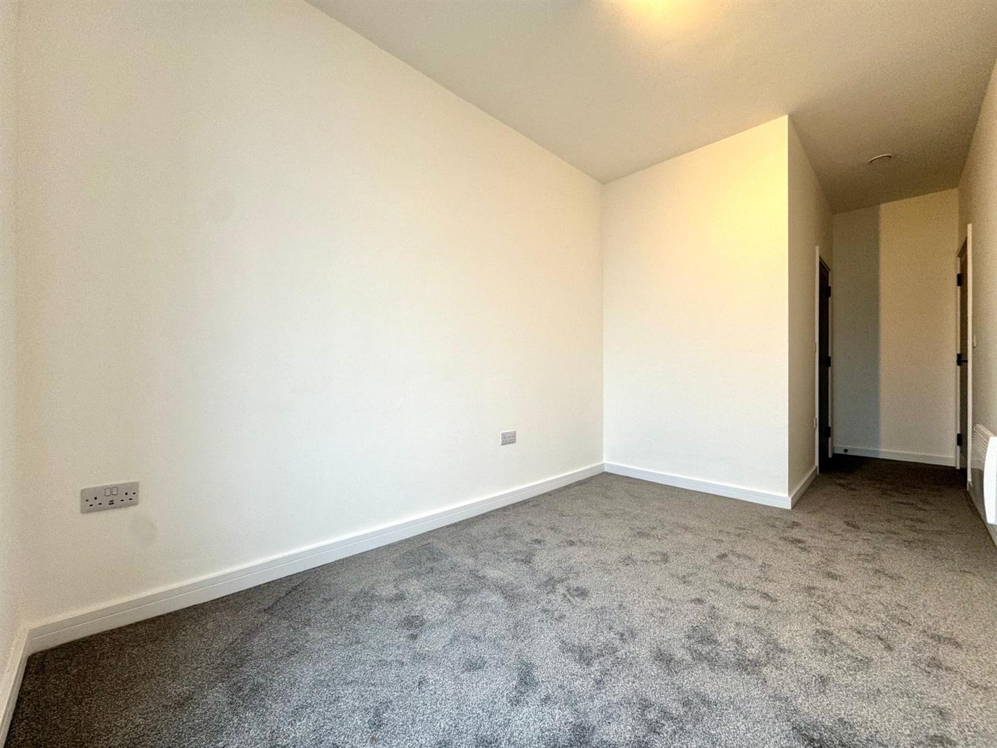 Main bedroom pic 1.jpeg