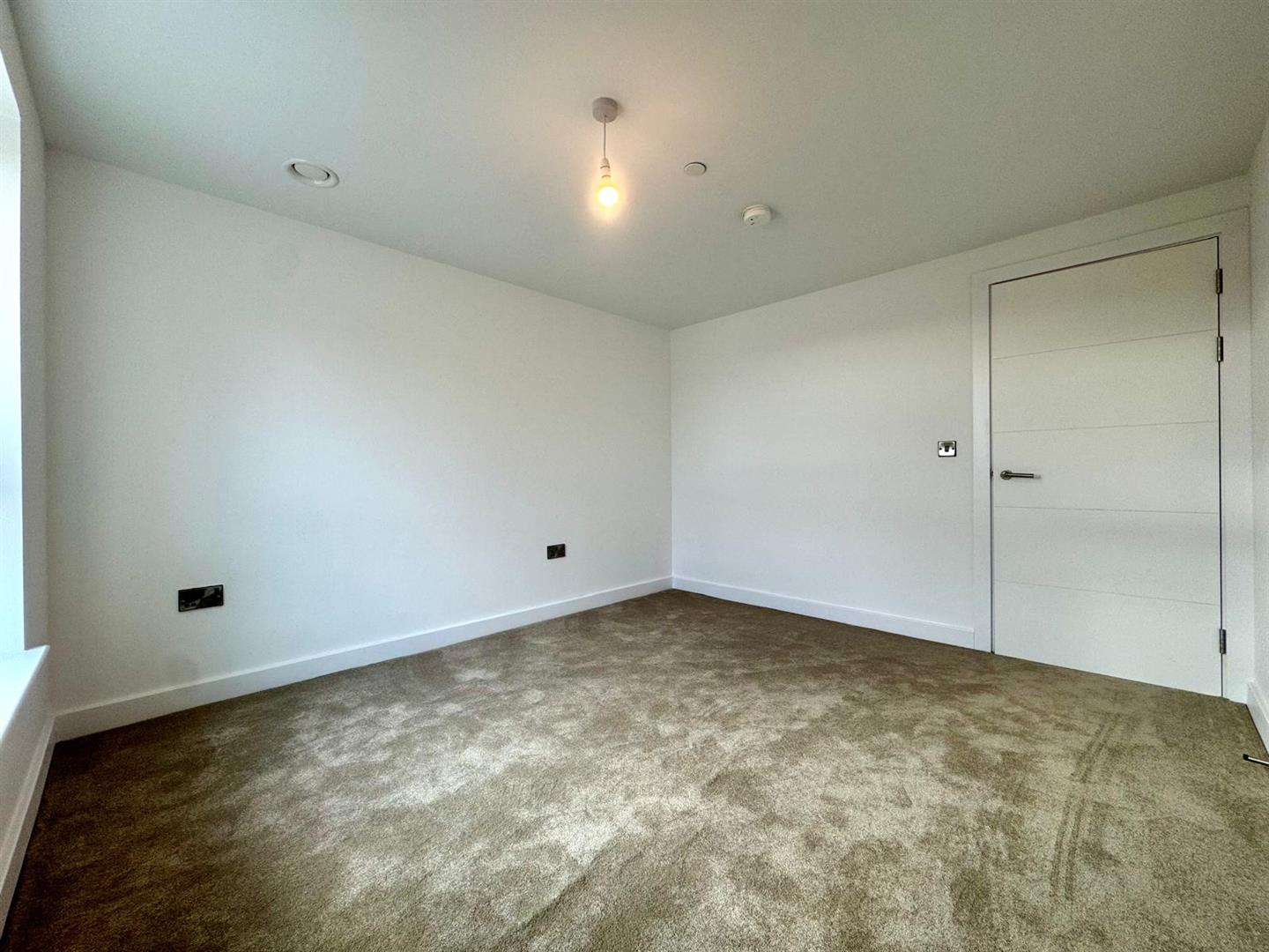 Second bedroom pic 2.jpeg