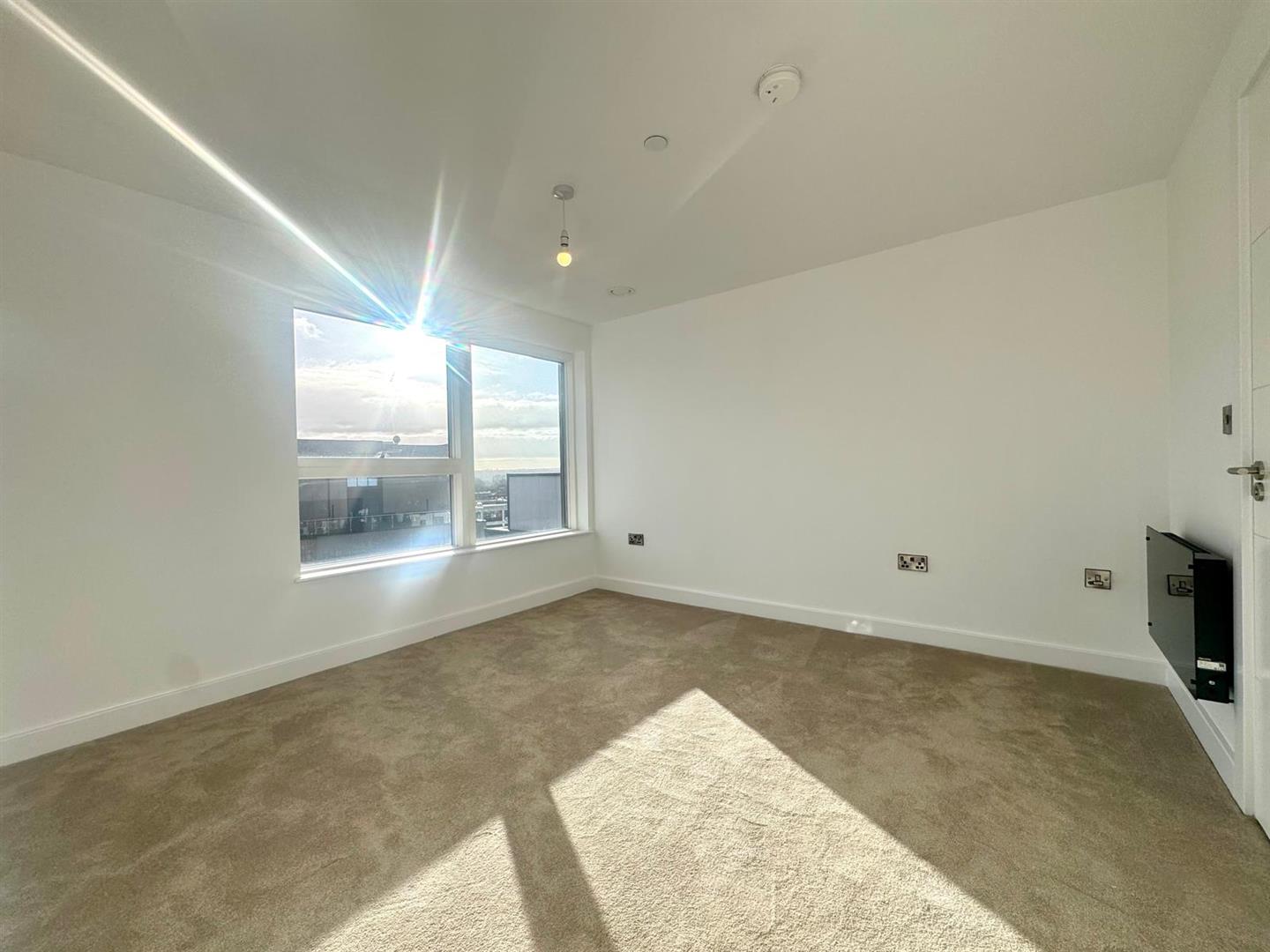 Main bedroom pic 1.jpeg