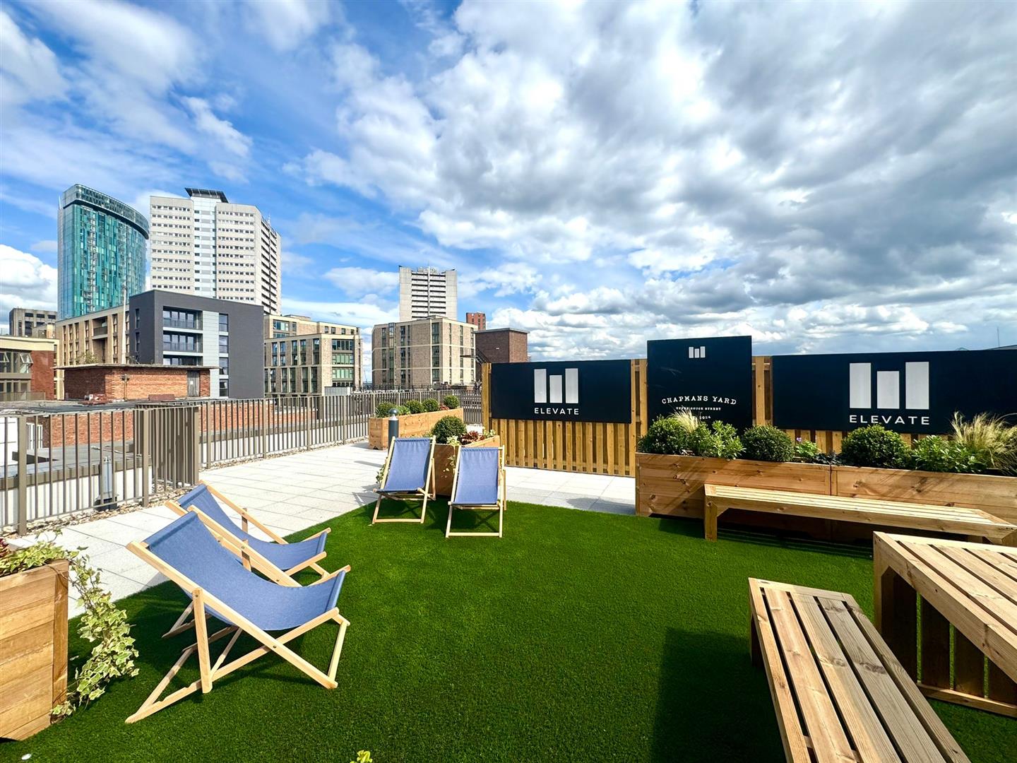 Roof terrace pic 3.jpeg