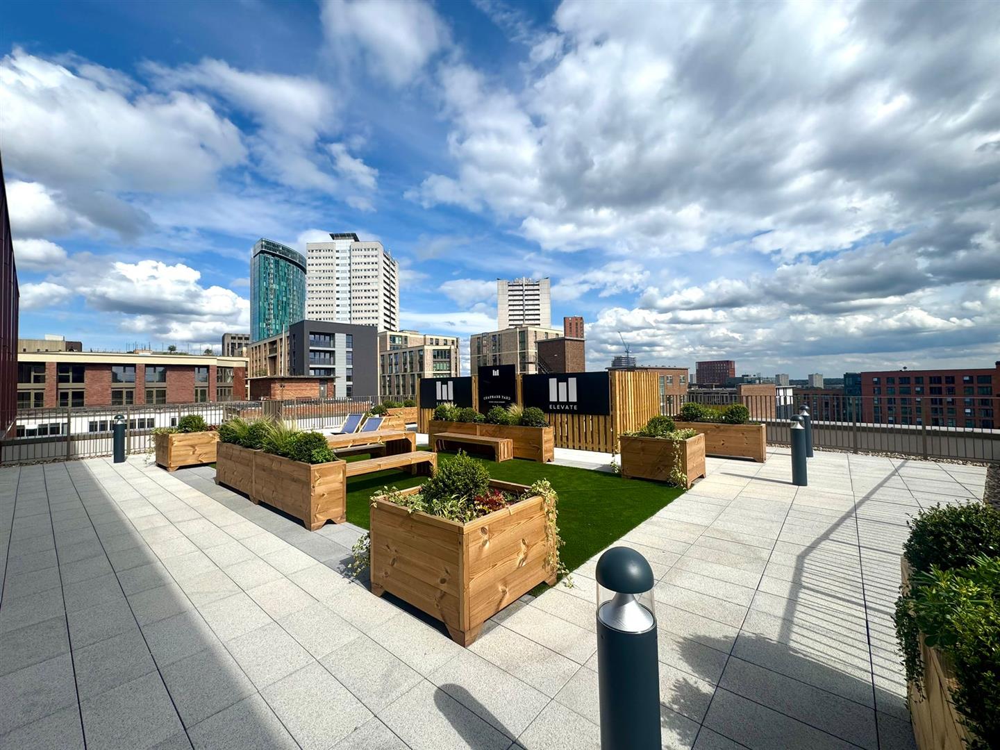 Roof terrace pic 2.jpeg