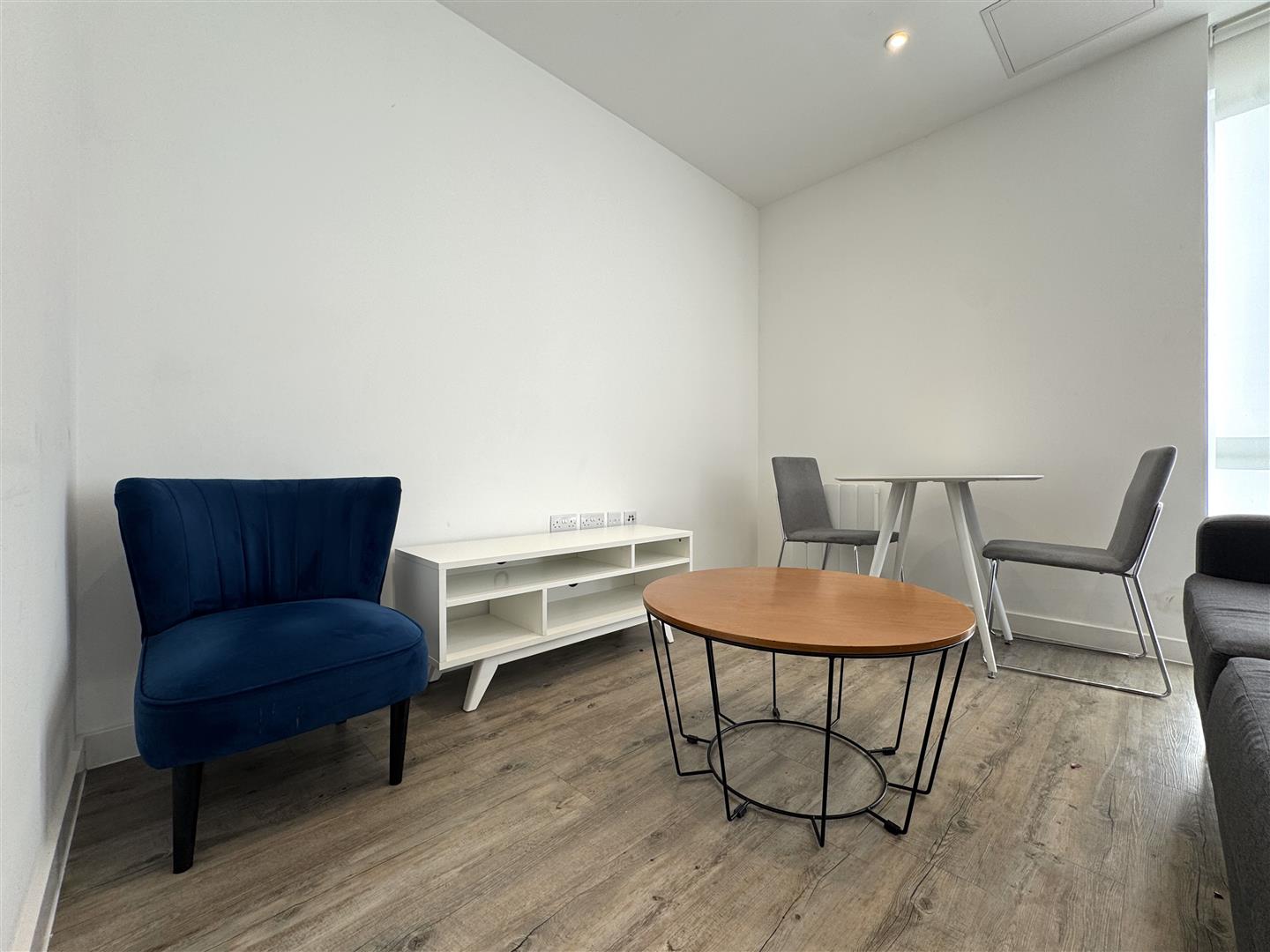 Living Area pic 4.jpeg