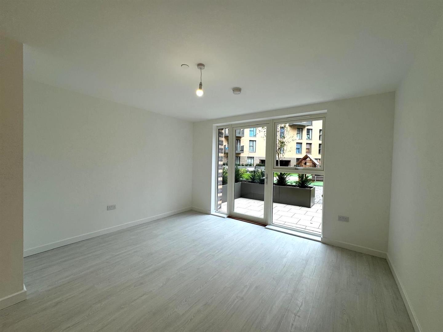 Living Area pic 4.jpg