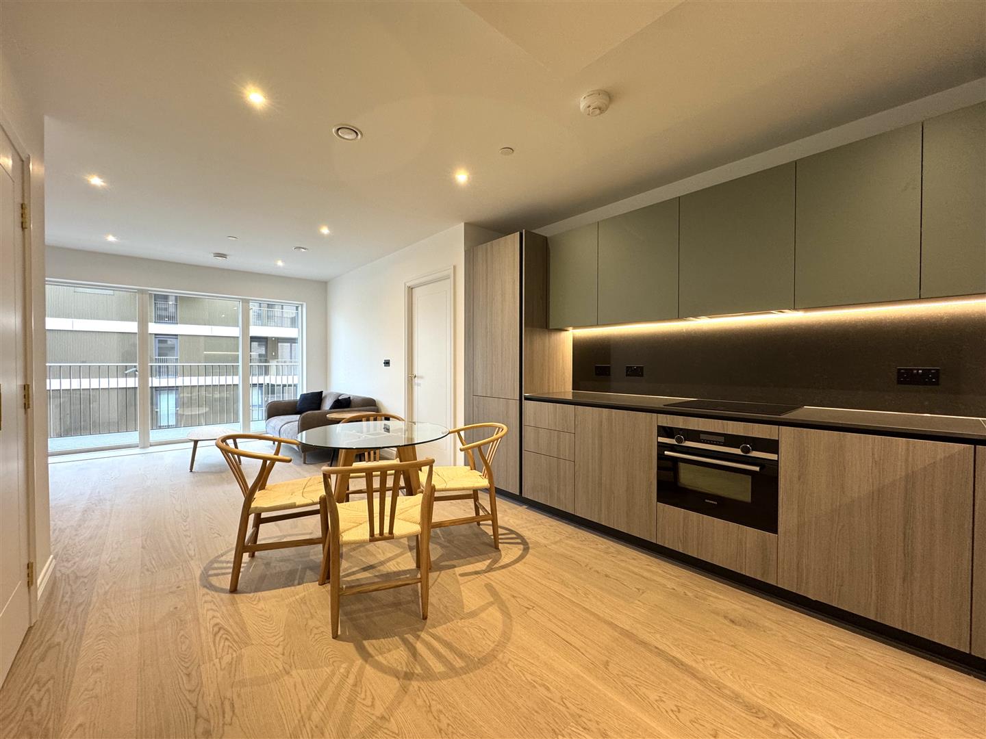 Dining Area pic 2.jpeg