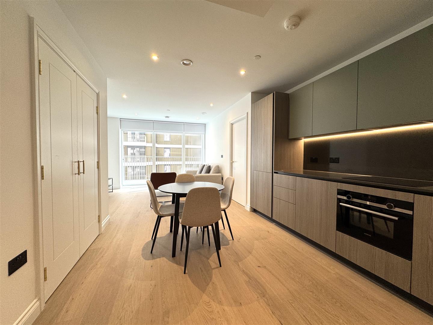 Kitchen Diner pic 2.jpeg