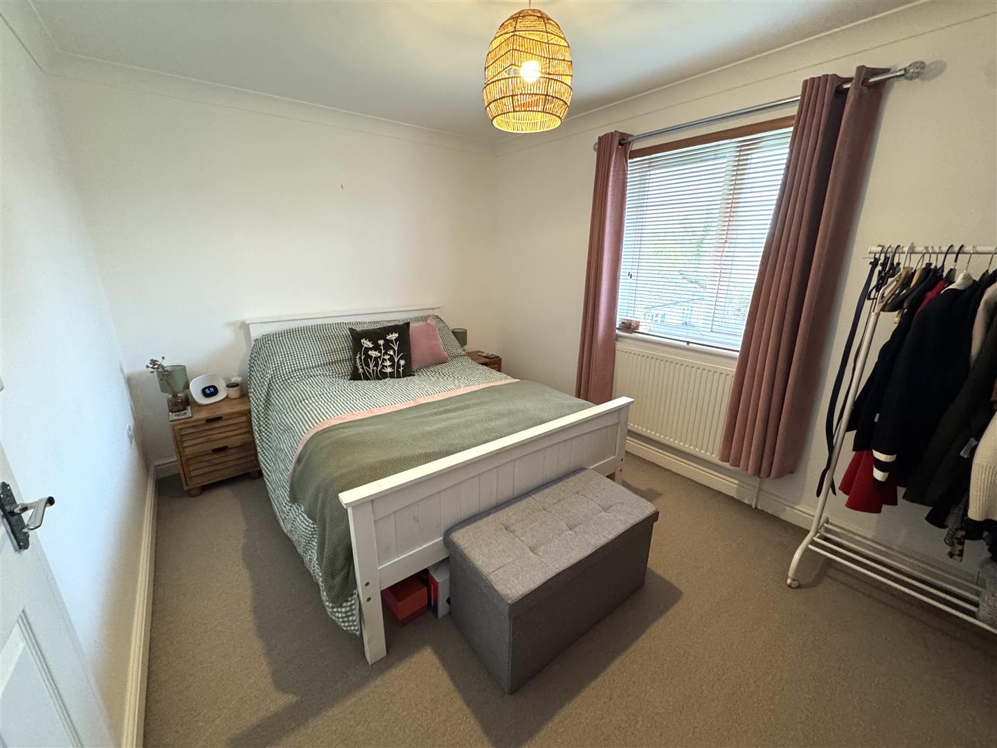 Bedroom 1 pic 4.jpeg