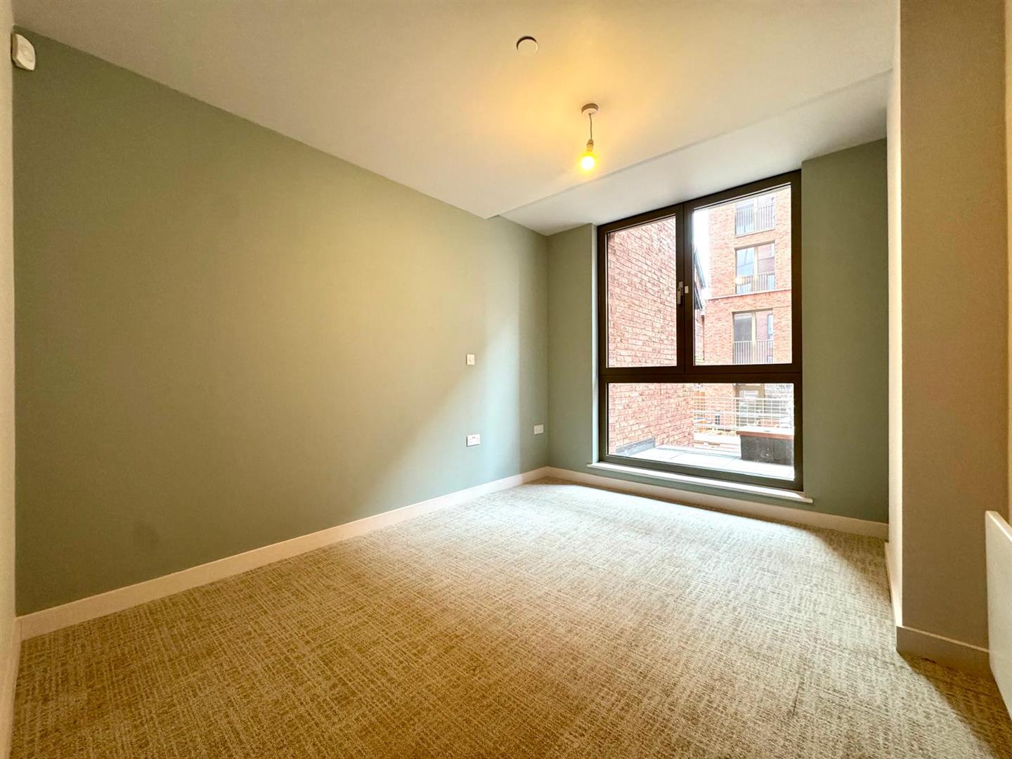 Main bedroom pic 1.jpeg