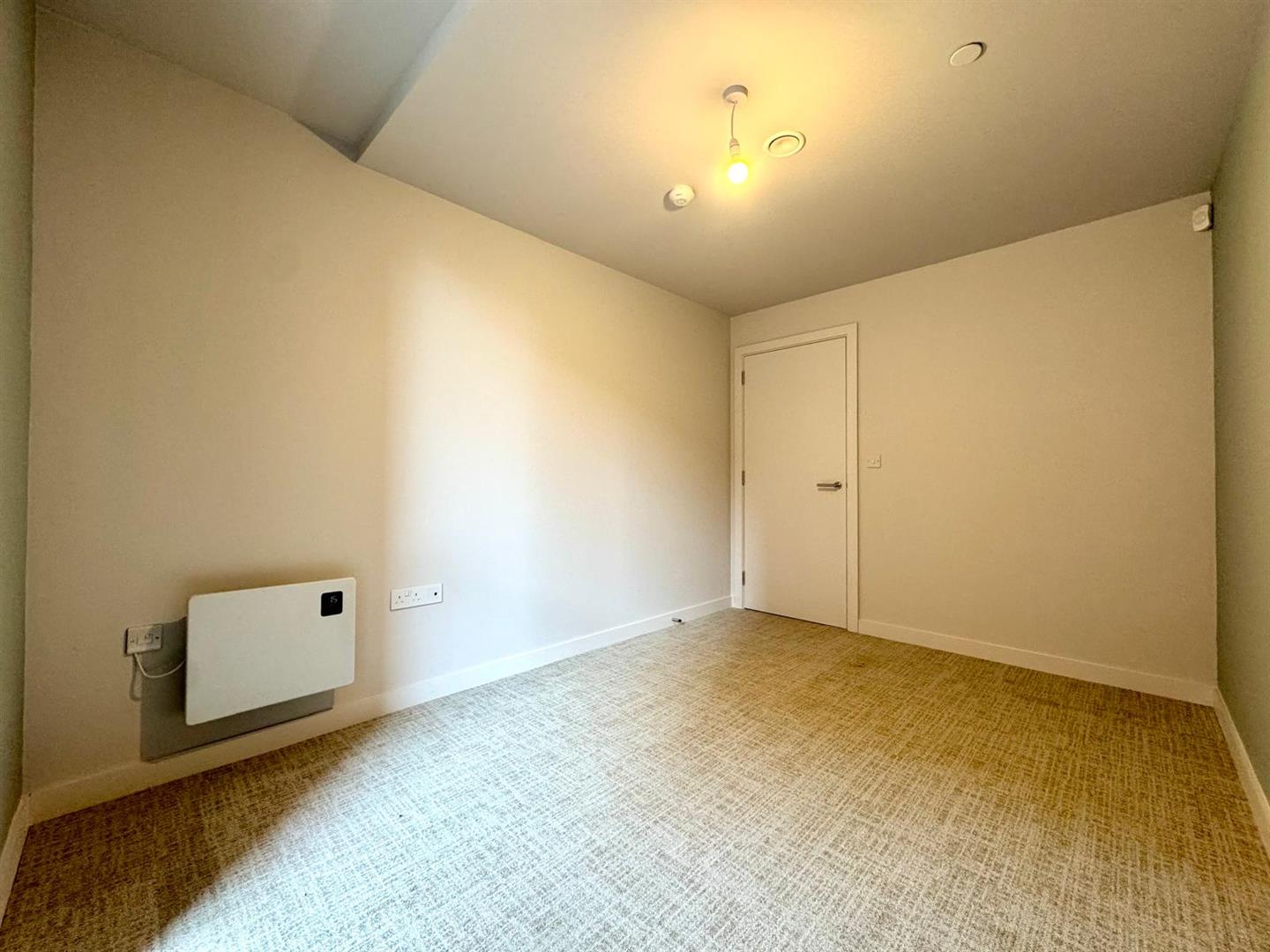 Second bedroom pic 3.jpeg