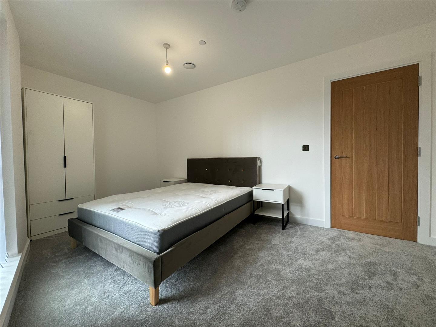 Bedroom pic 2.jpeg