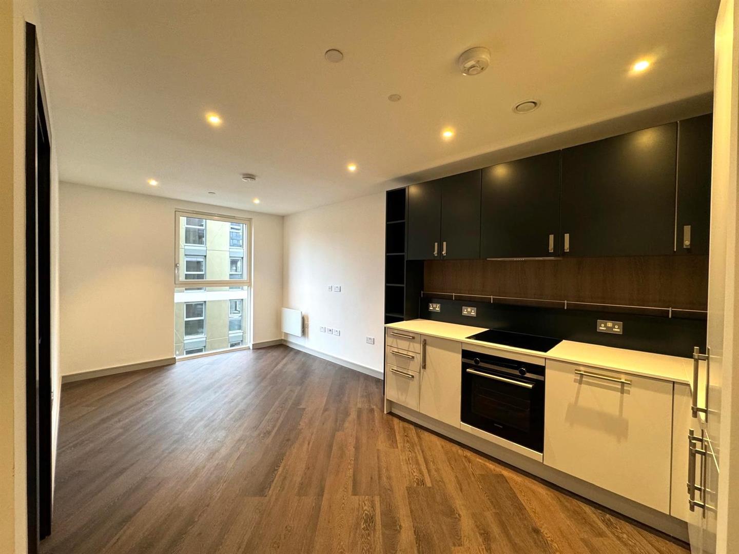 Living Rm pic 2.jpg