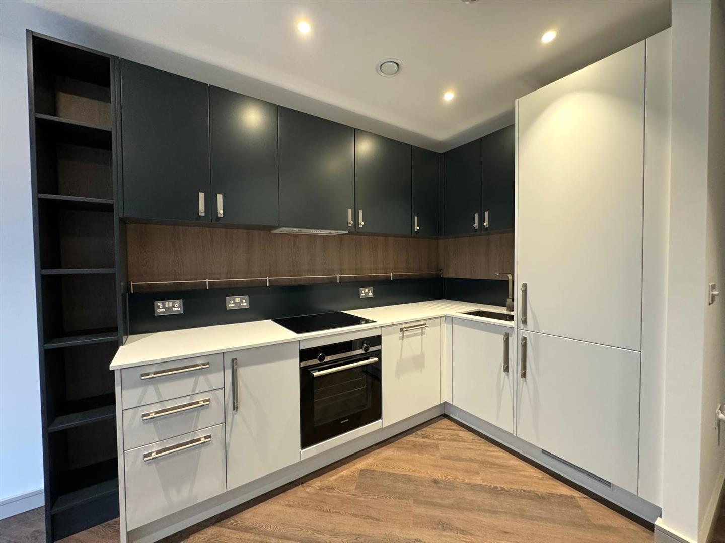 Kitchen pic 2.jpg