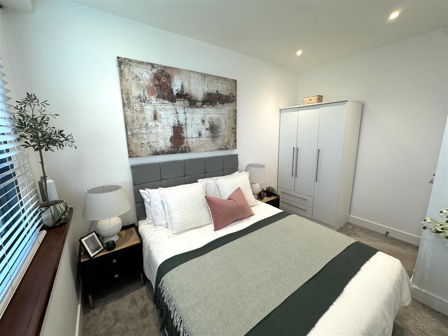 Bedroom pic 2.jpeg