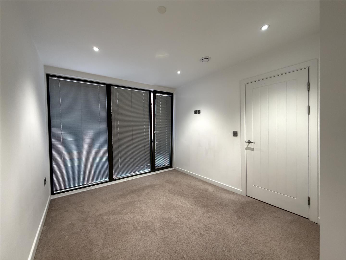 BEDROOM.jpeg