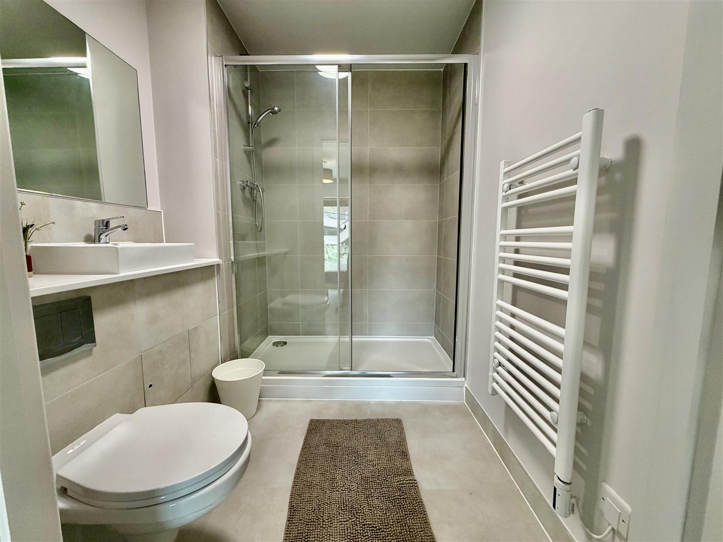 En suite.jpeg