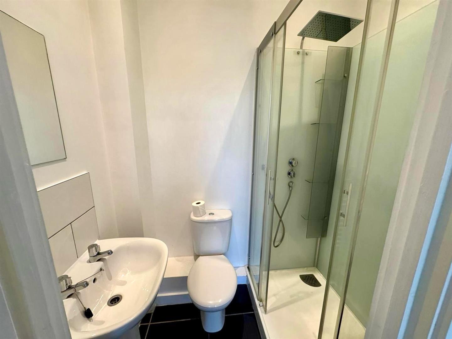 Ensuite.jpeg