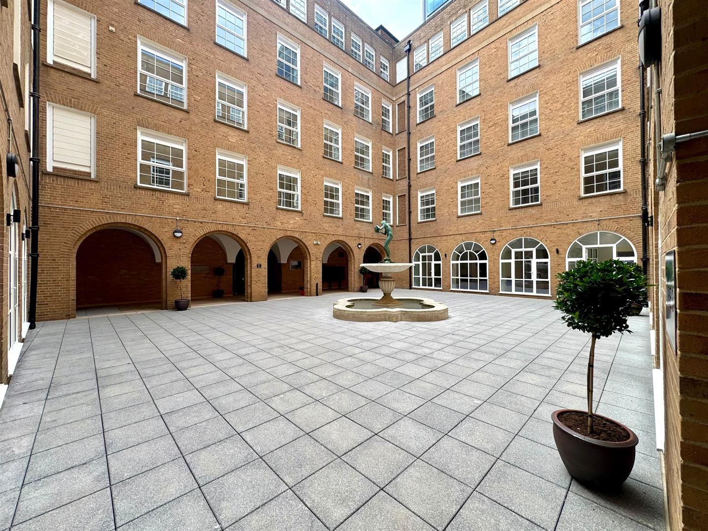 Communal courtyard pic 3.jpeg