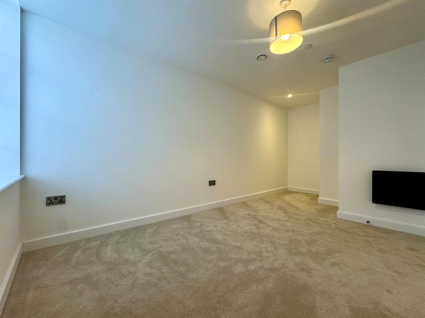 Bedroom pic 1.jpeg