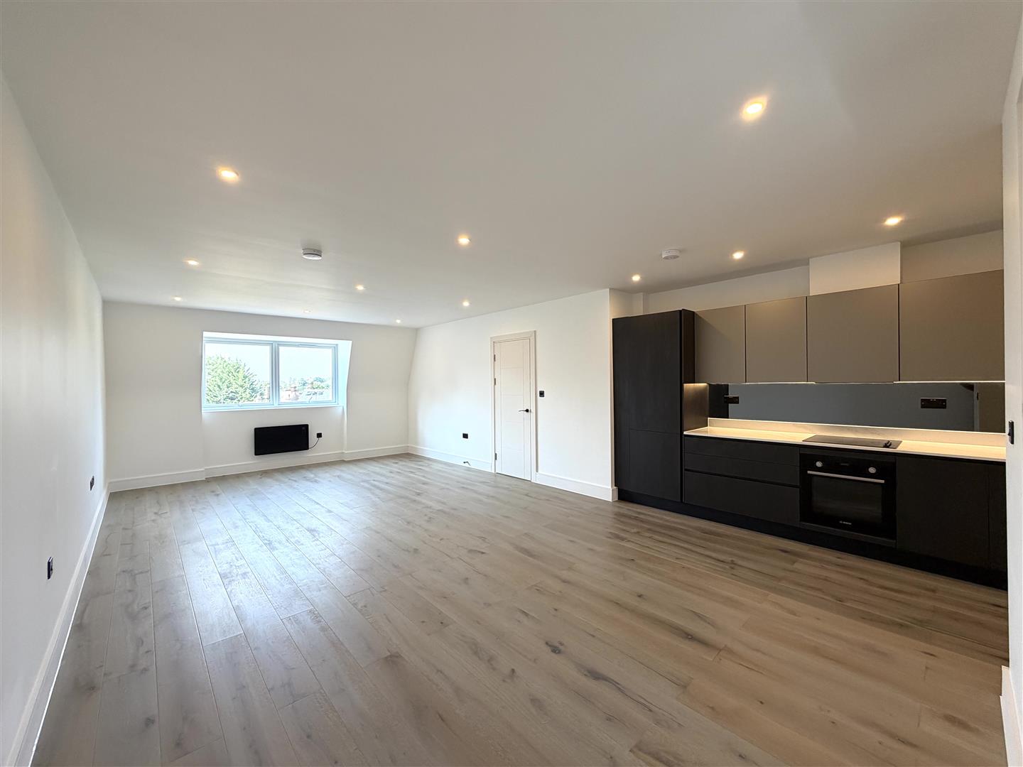 Living Room pic 6.jpeg