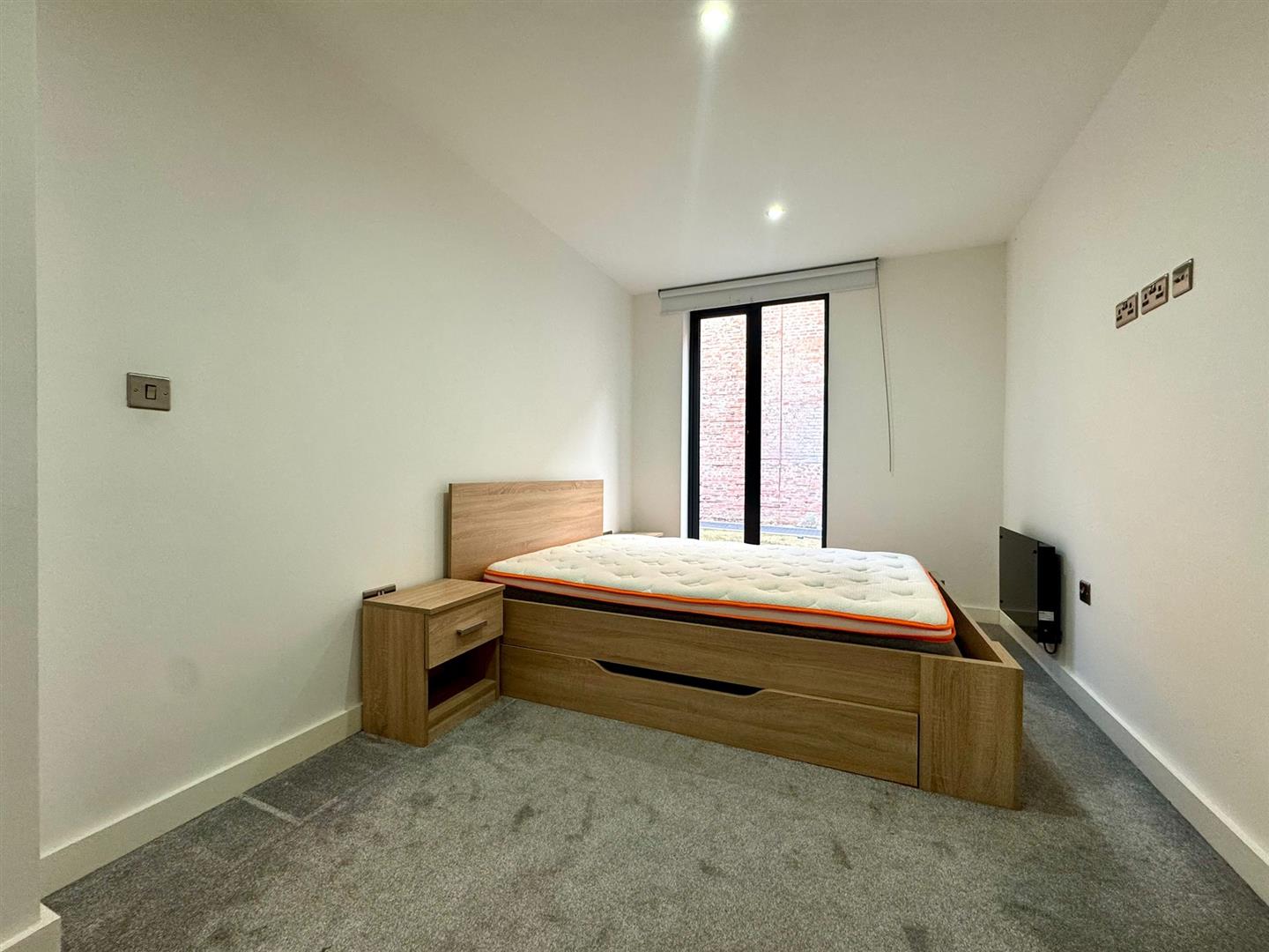 Bedroom pic 1.jpeg