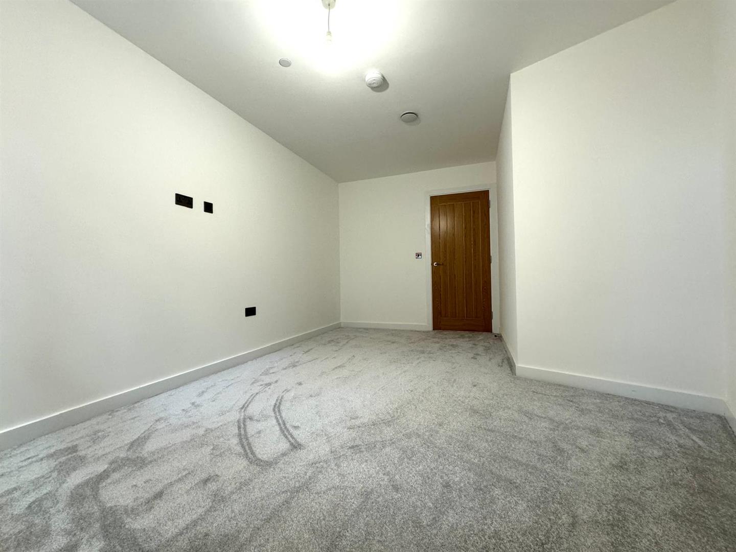 Bedroom pic 4.jpeg