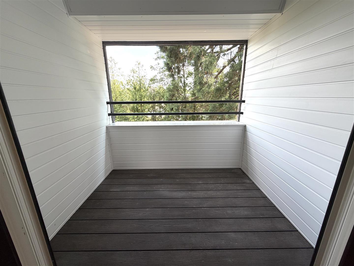 Balcony pic 2.jpeg