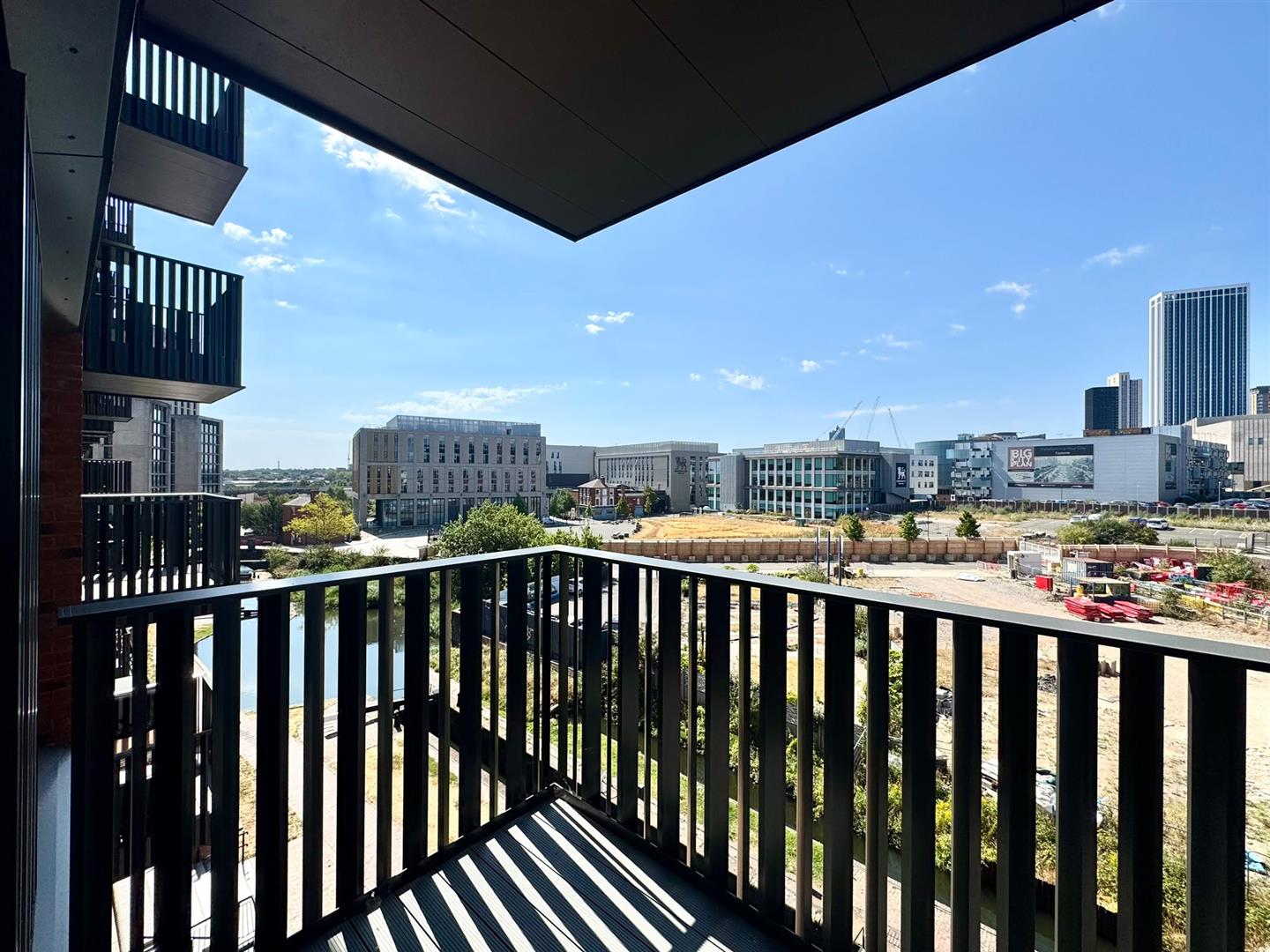 Balcony pic 2.jpeg