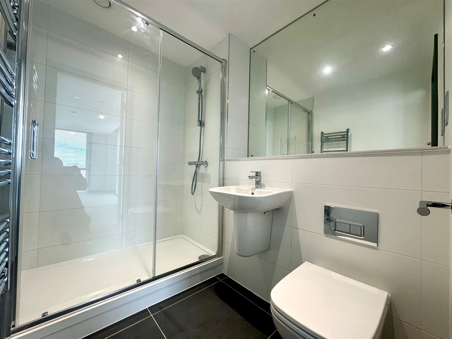 Ensuite.jpeg