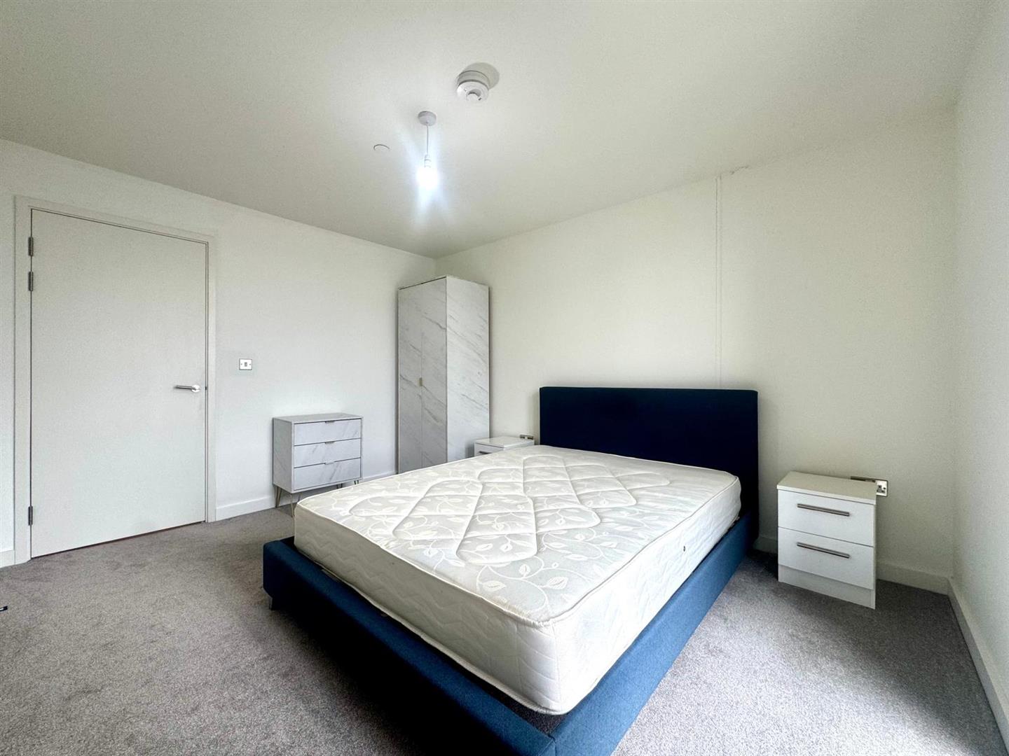 Bedroom pic 2.jpeg