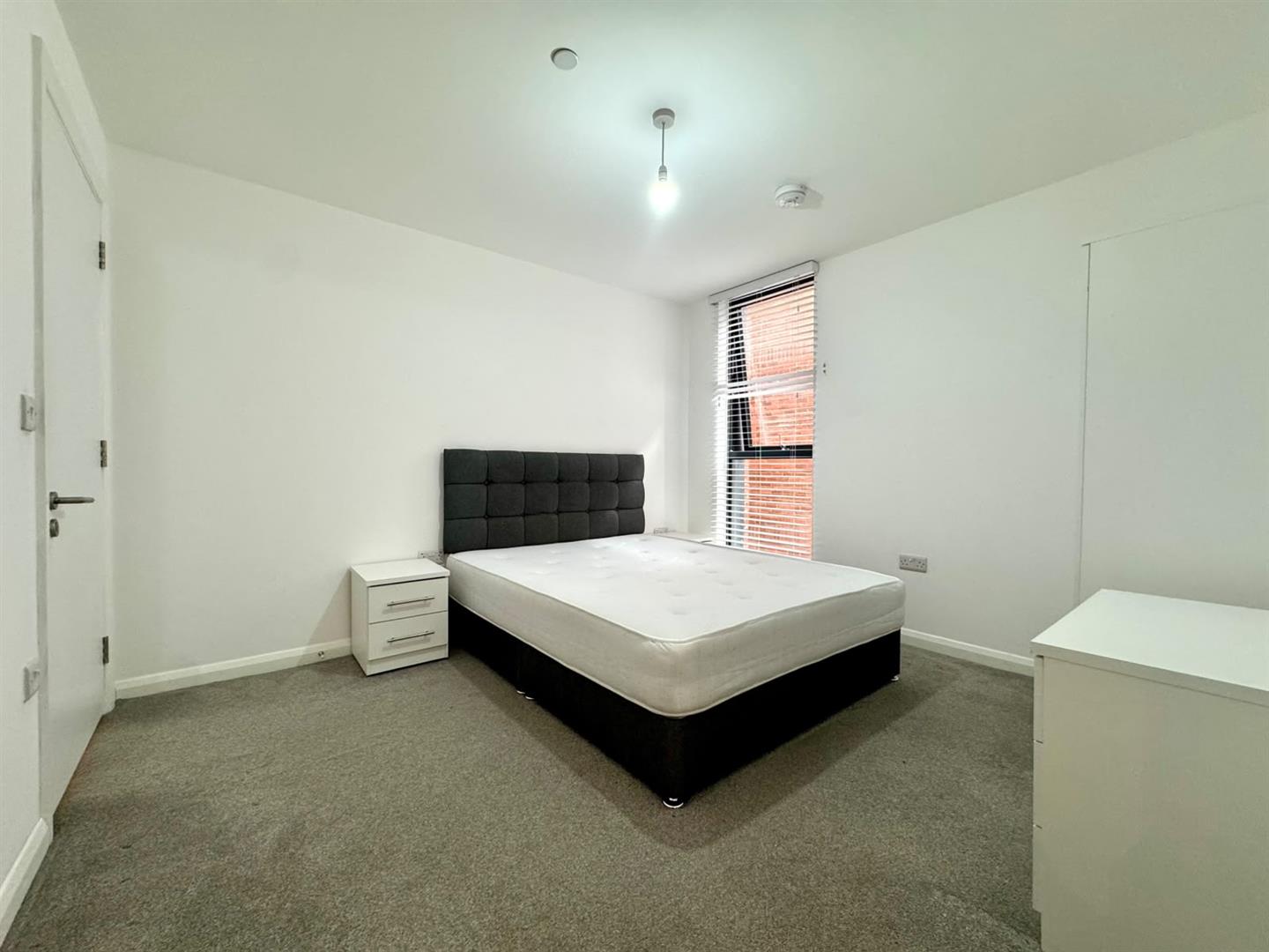 Main bedroom pic 1.jpeg